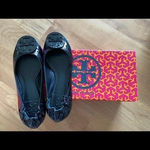 Tory Burch patent reva ballet black